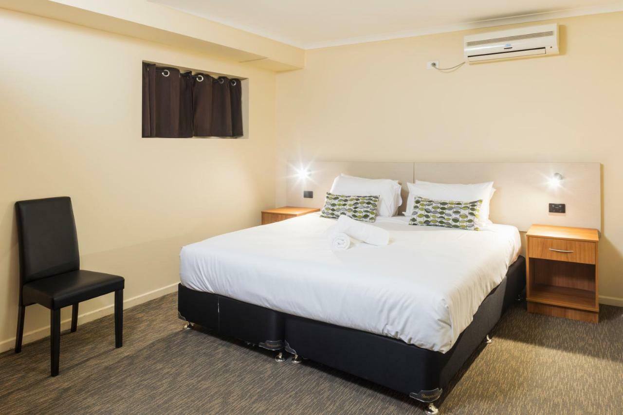Nightcap At Balaclava Hotel Cairns Exterior photo